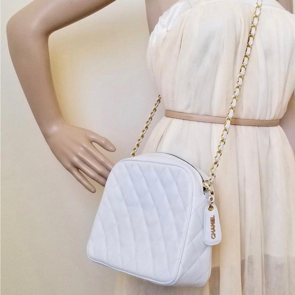 Authentic Chanel caviar white camera bag purse - Picture 3 of 9